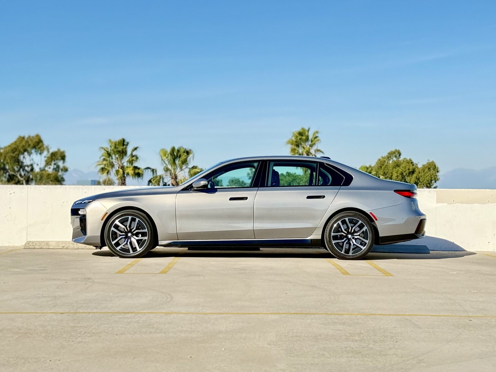 Executive BMW 740i xDrive photo 2