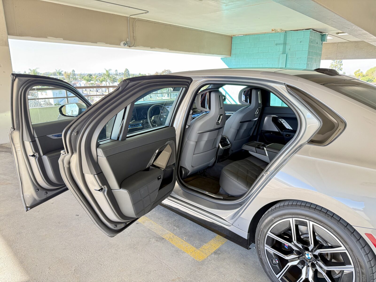 2024 BMW 7 Series gallery photo 6