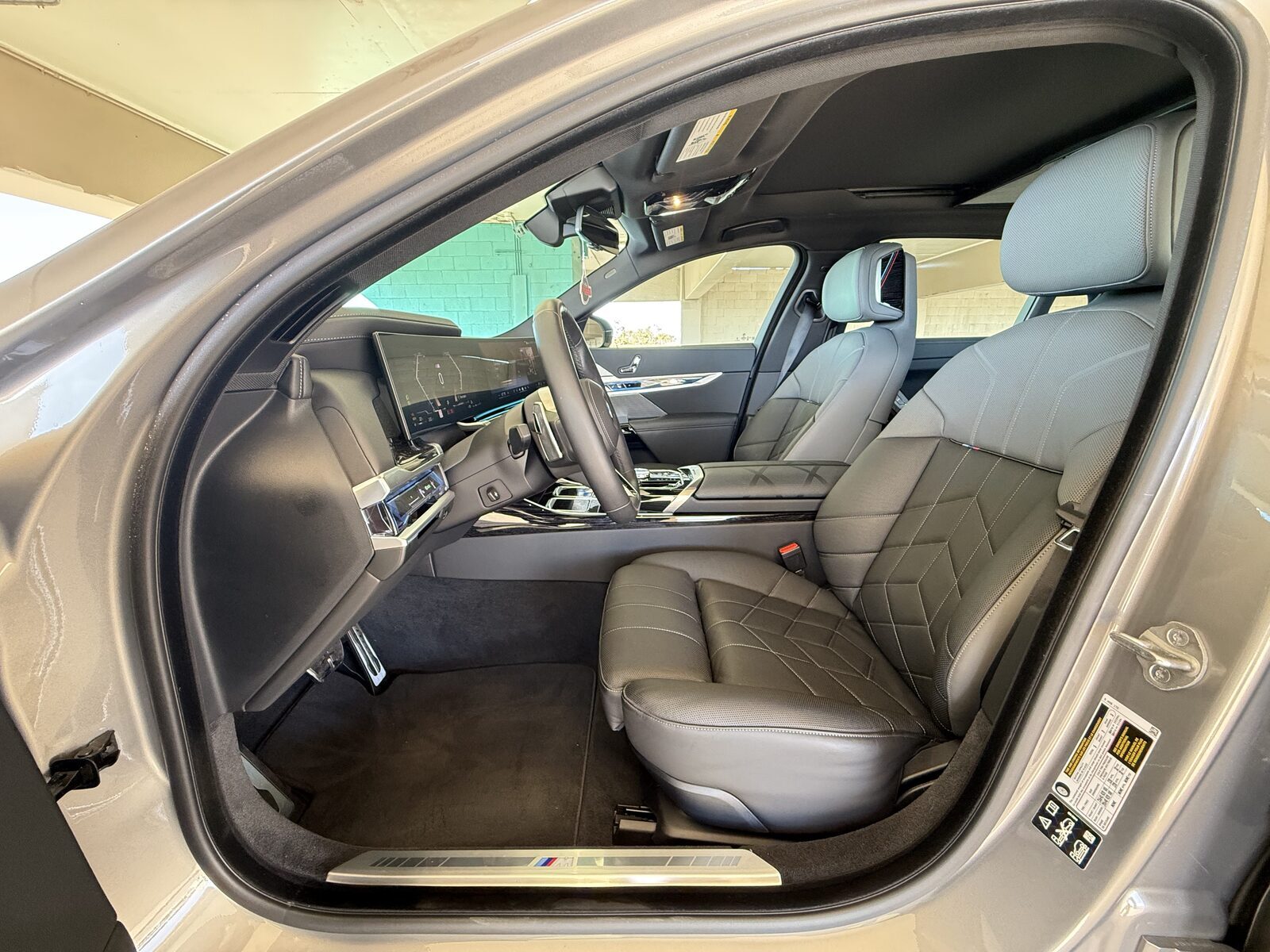 2024 BMW 7 Series gallery photo 9