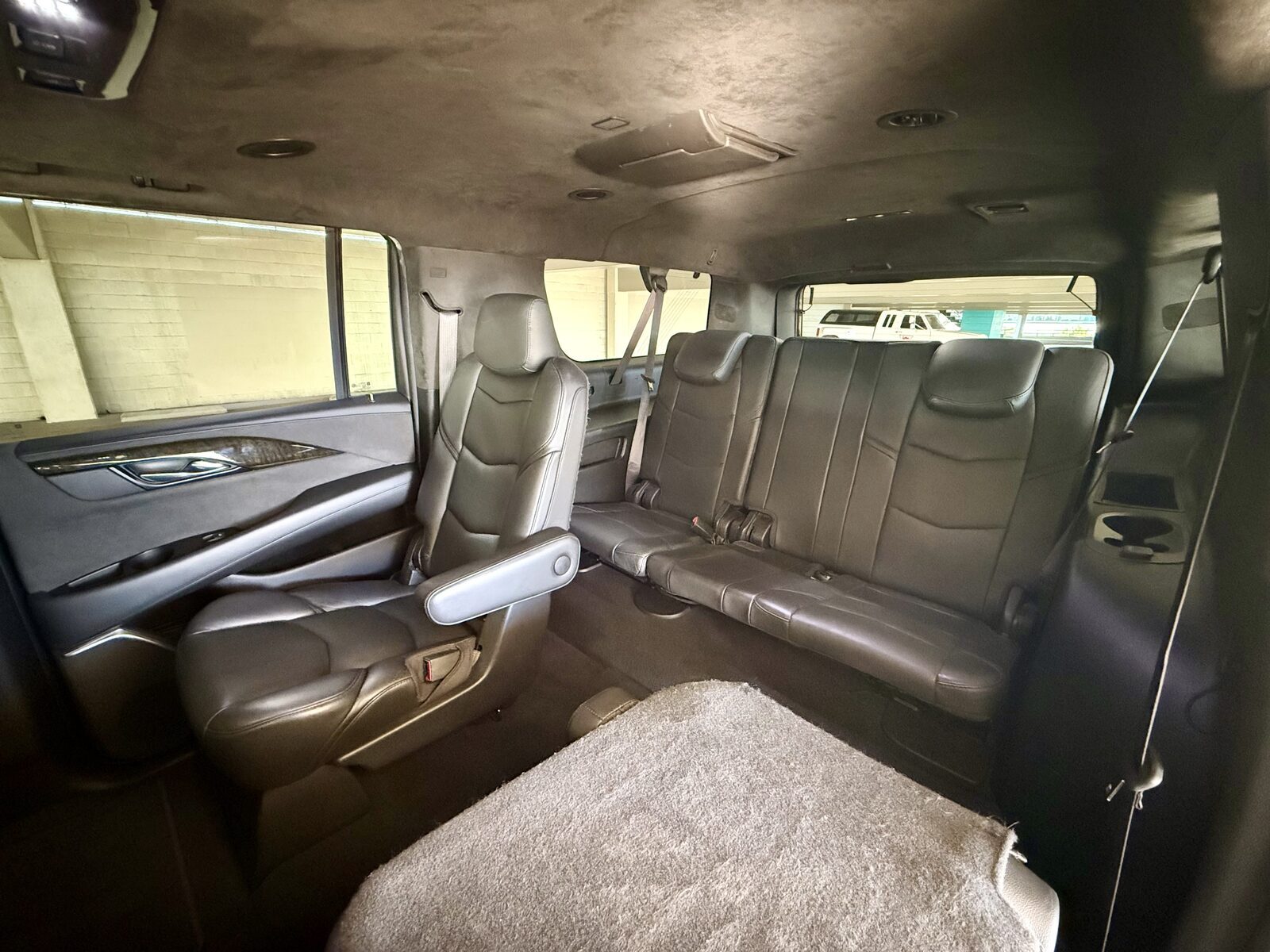 2019 Cadillac Escalade ESV gallery photo 11