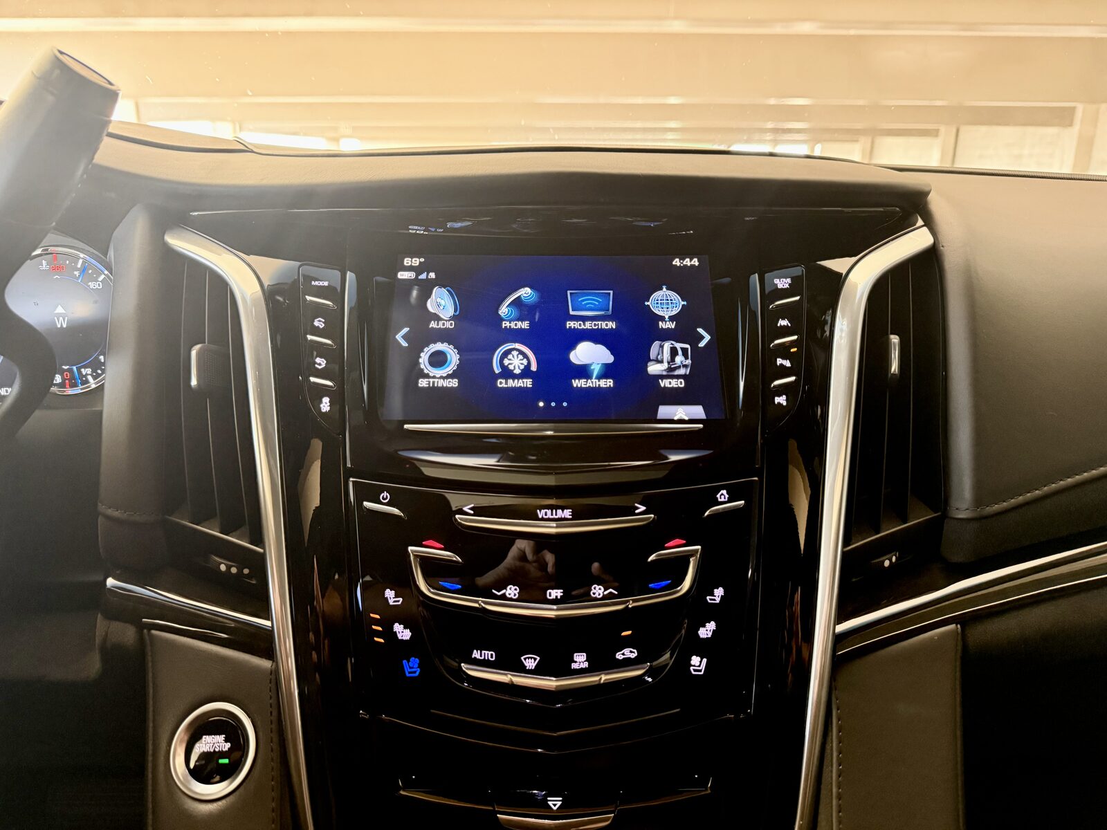 2019 Cadillac Escalade ESV gallery photo 15