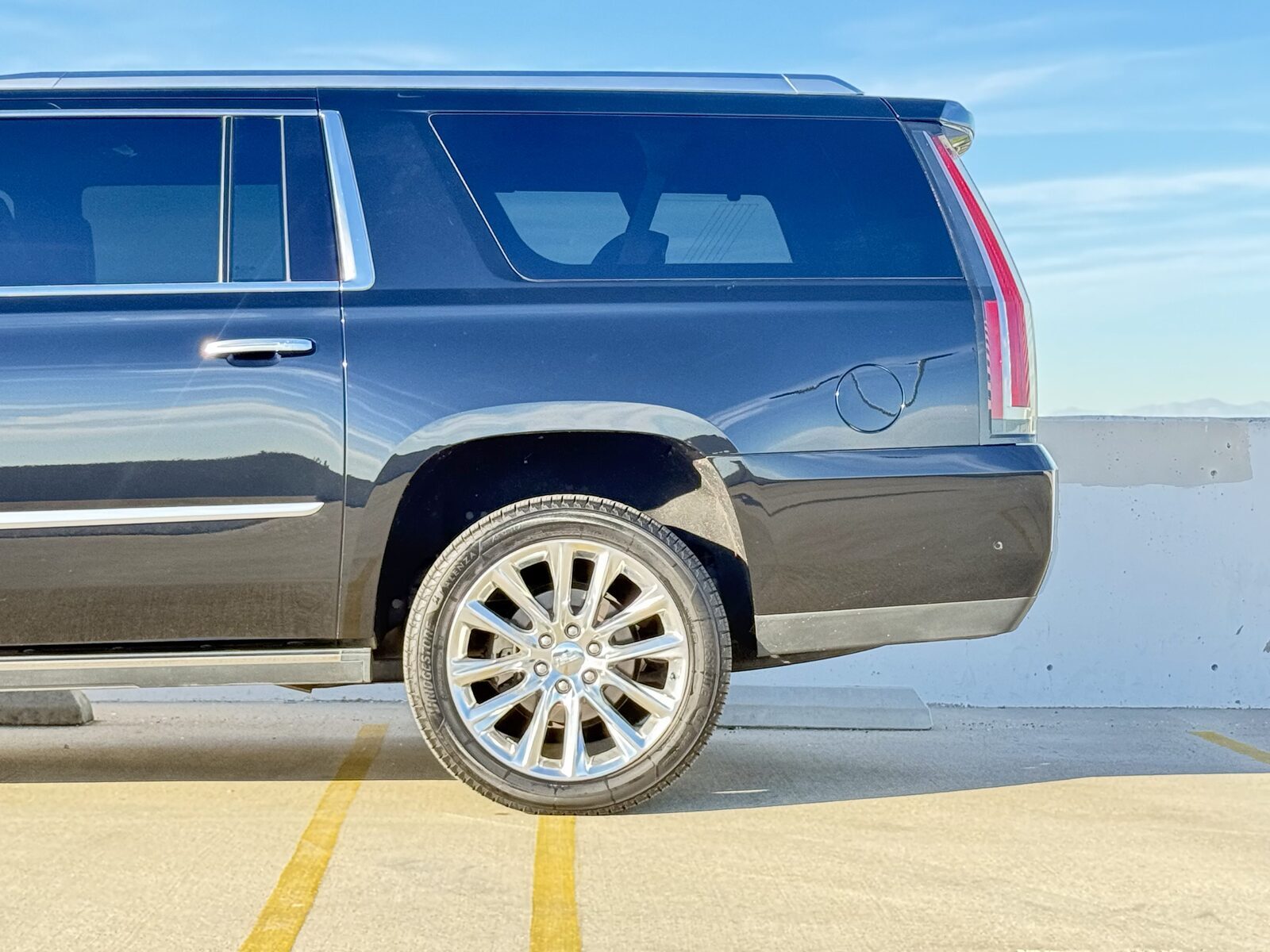 2019 Cadillac Escalade ESV gallery photo 16
