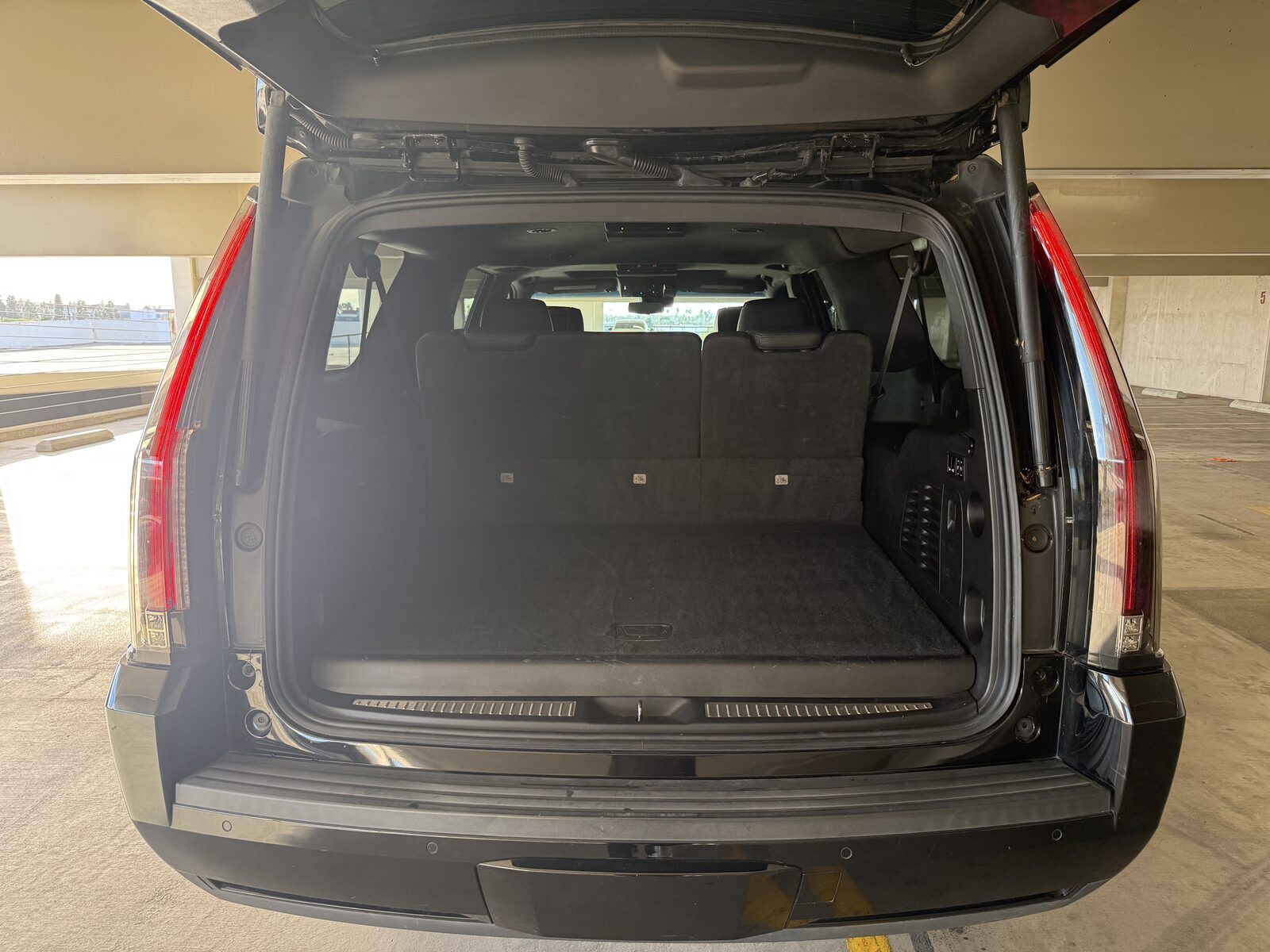 2019 Cadillac Escalade ESV gallery photo 19