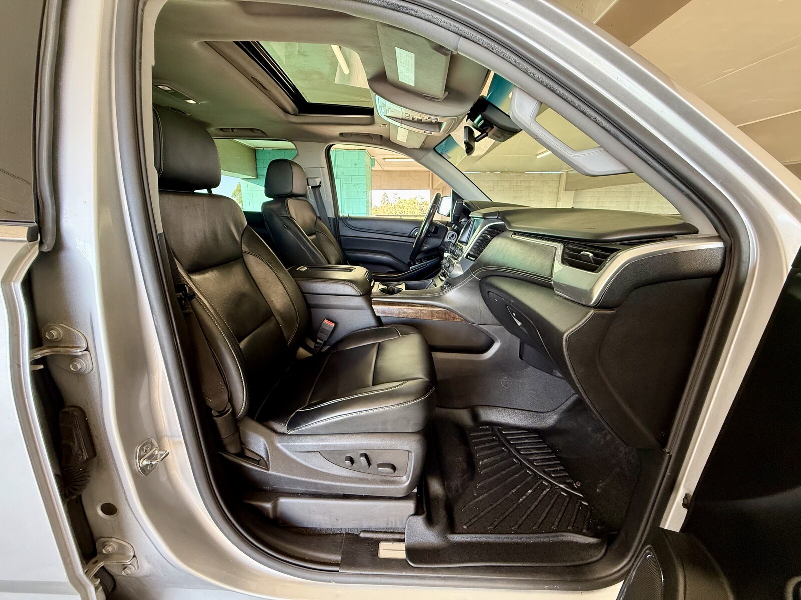 2019 Chevrolet Suburban gallery photo 10
