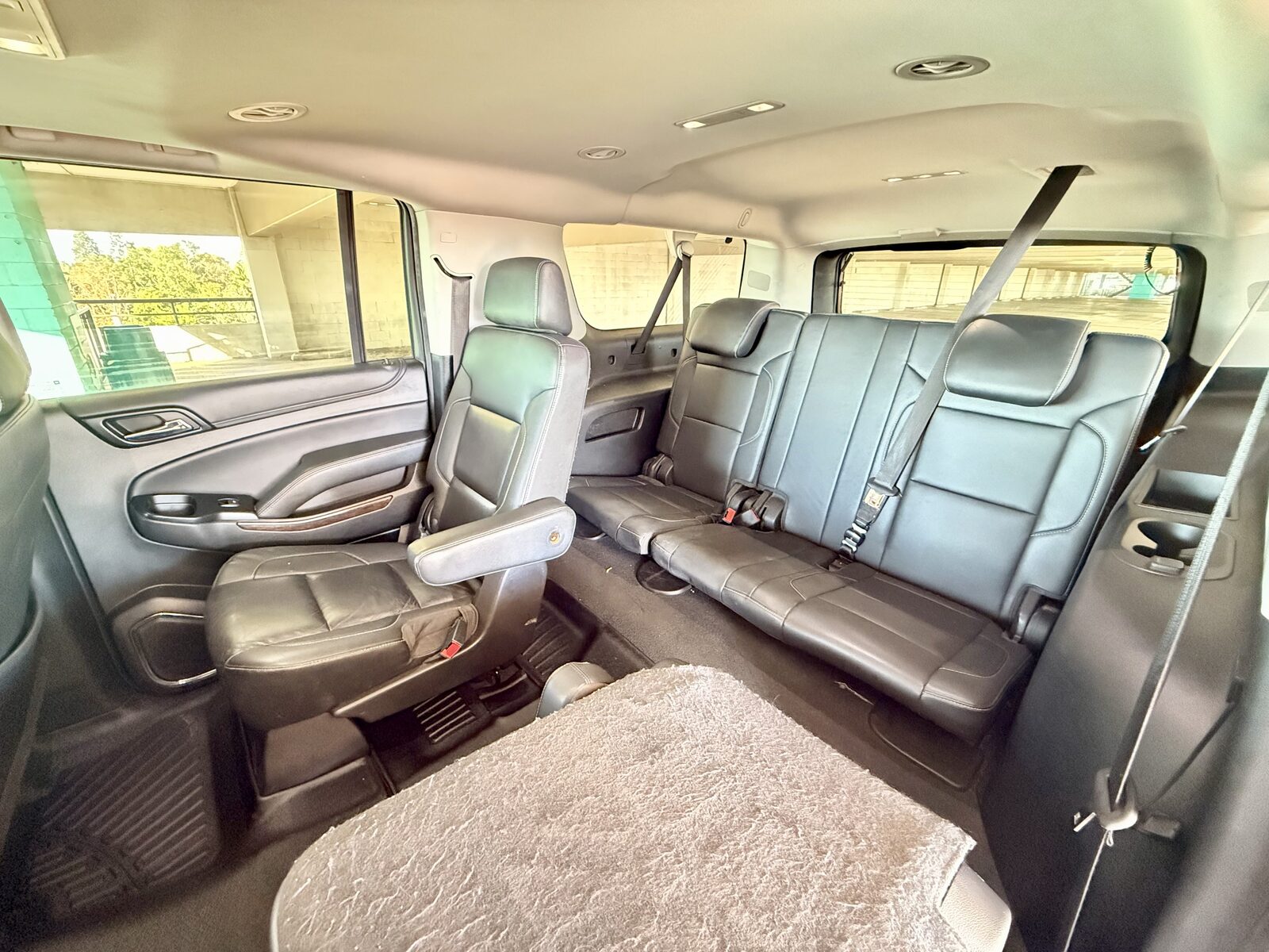 2019 Chevrolet Suburban gallery photo 11