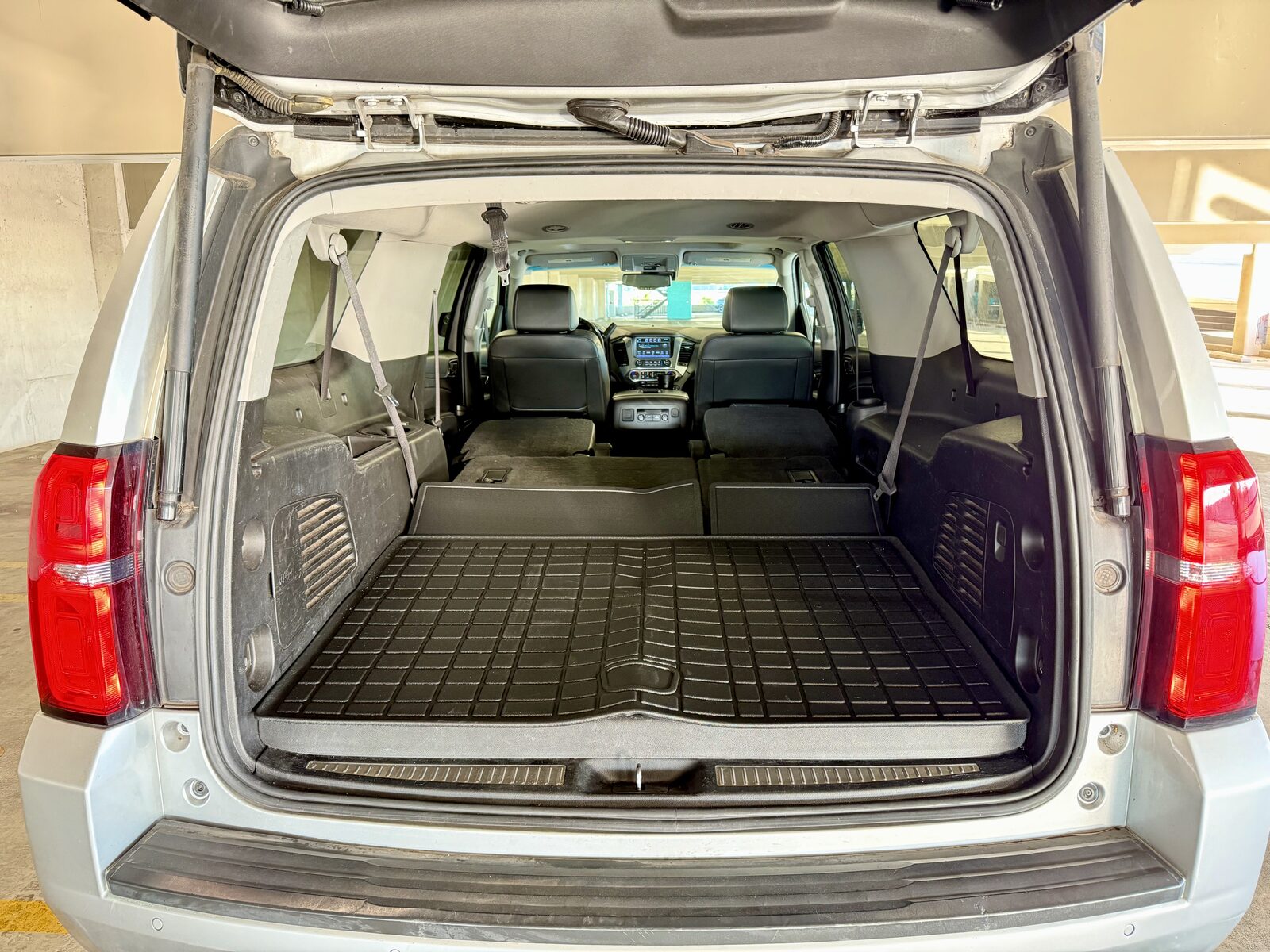 2019 Chevrolet Suburban gallery photo 17