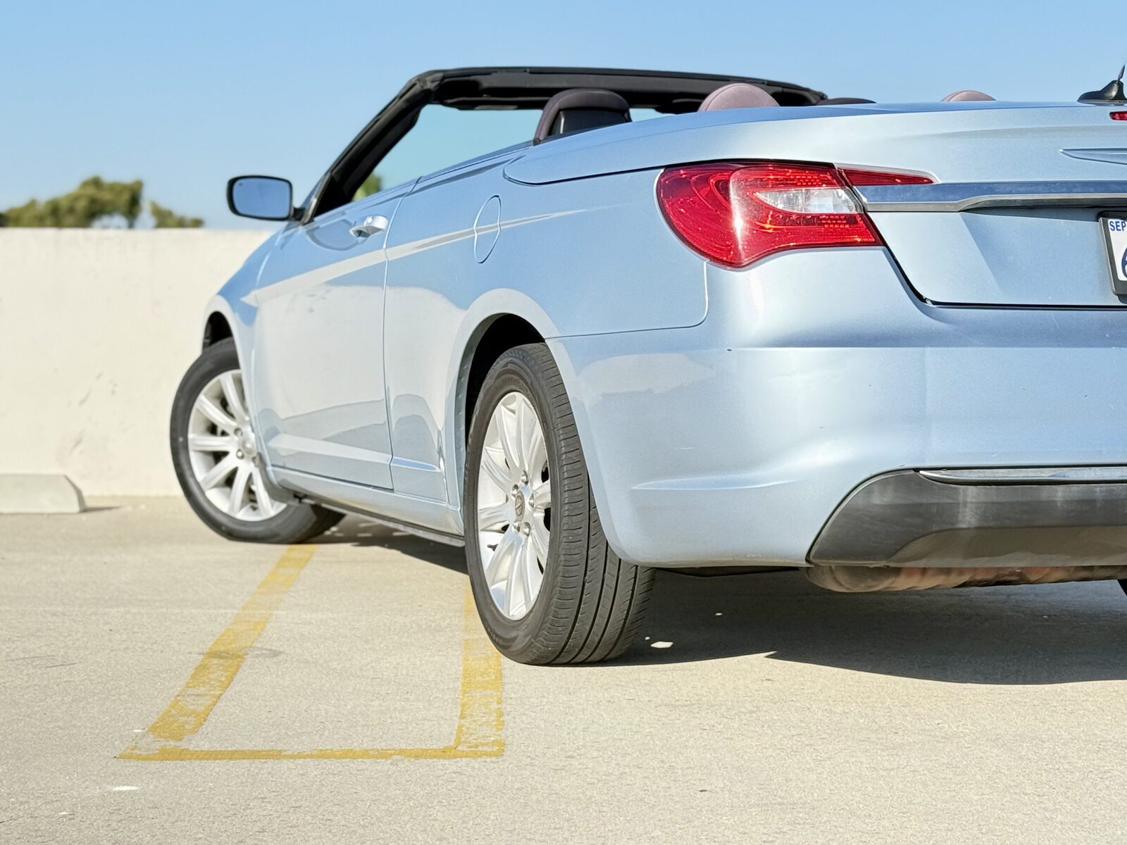 2013 Chrysler 200 gallery photo 6