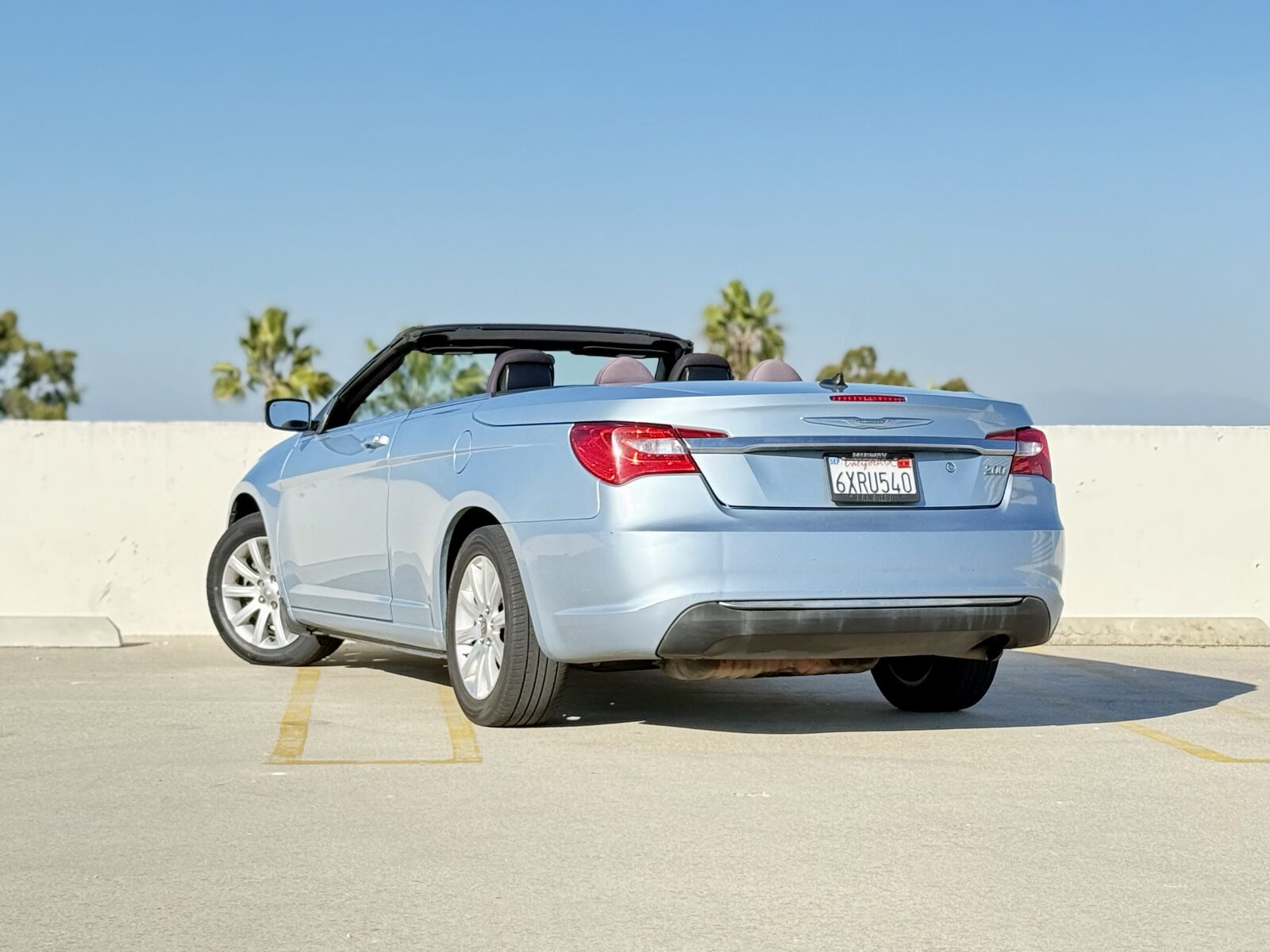 2013 Chrysler 200 gallery photo 7