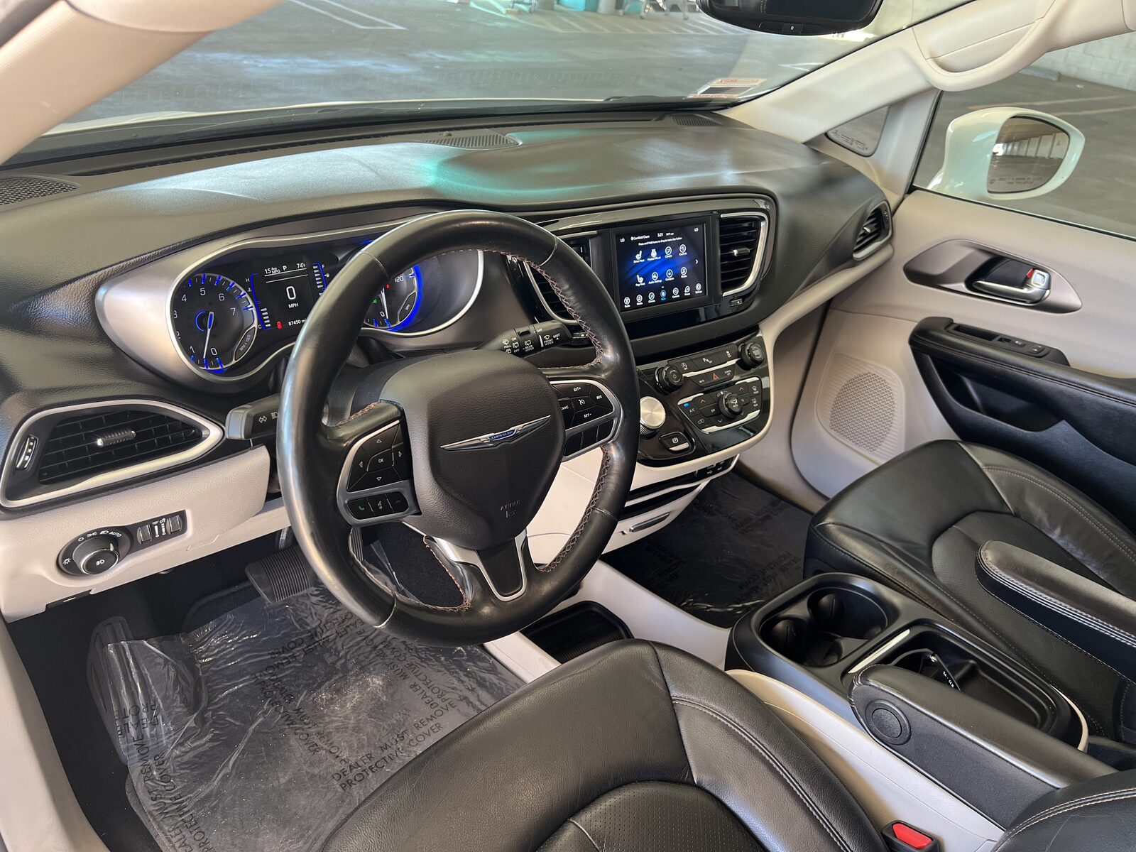 2020 Chrysler Pacifica gallery photo 10