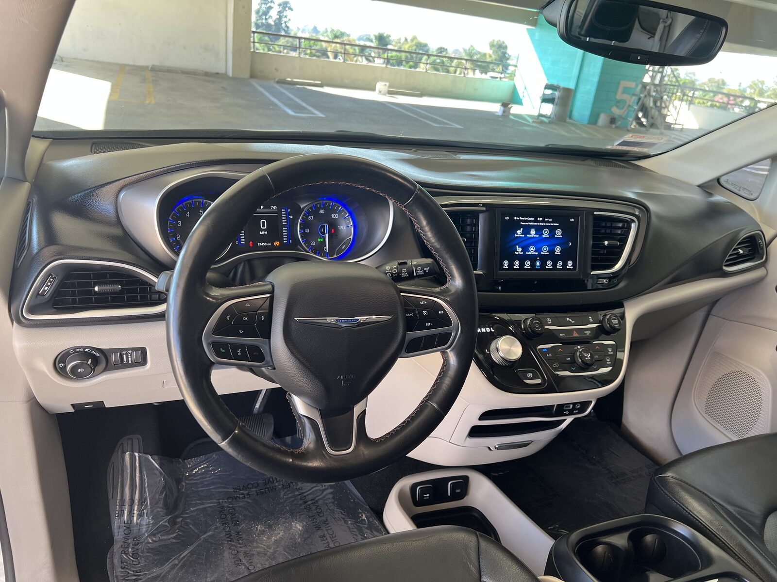 2020 Chrysler Pacifica gallery photo 11