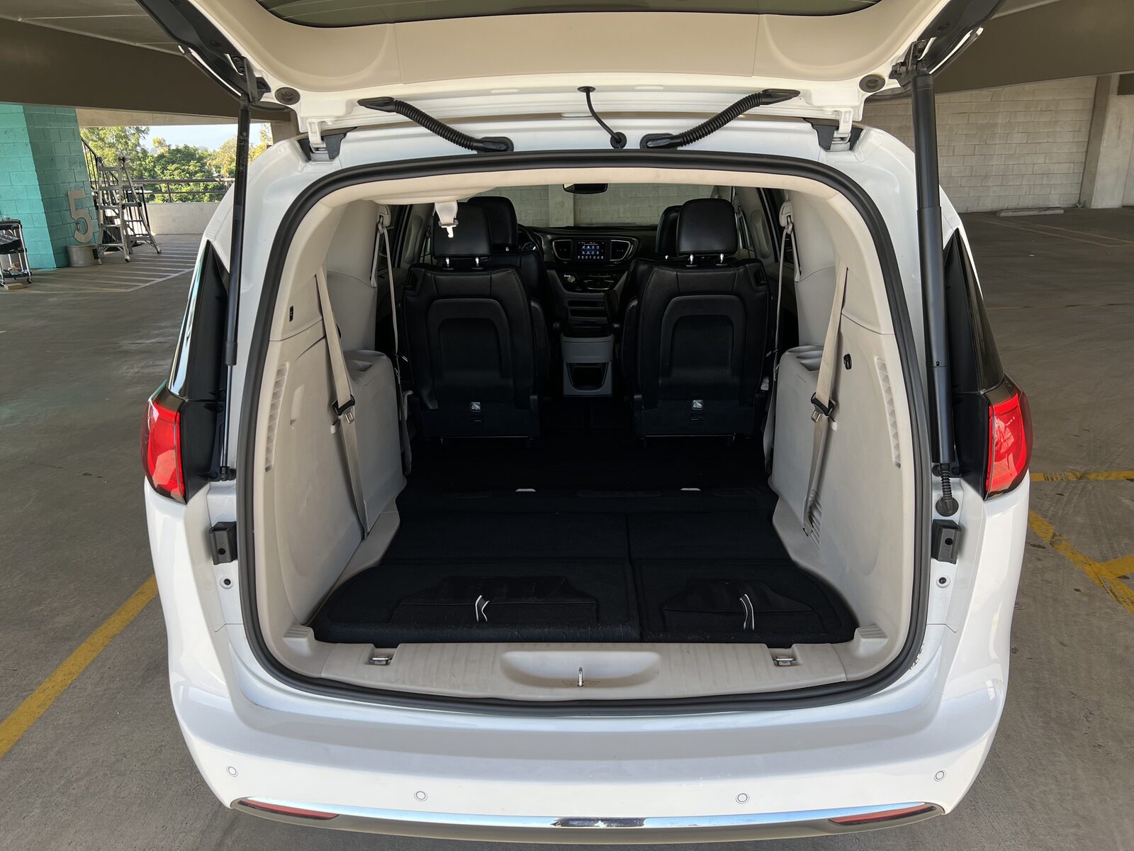 2020 Chrysler Pacifica gallery photo 12