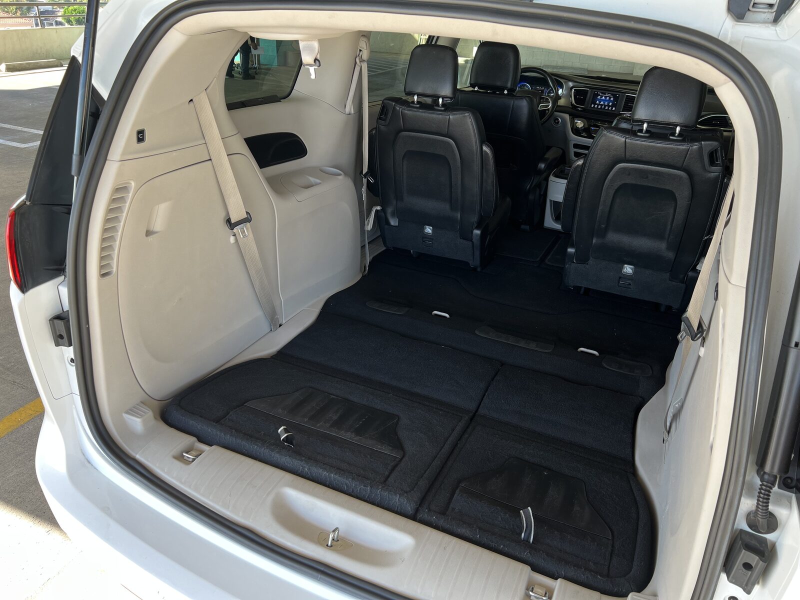 2020 Chrysler Pacifica gallery photo 13