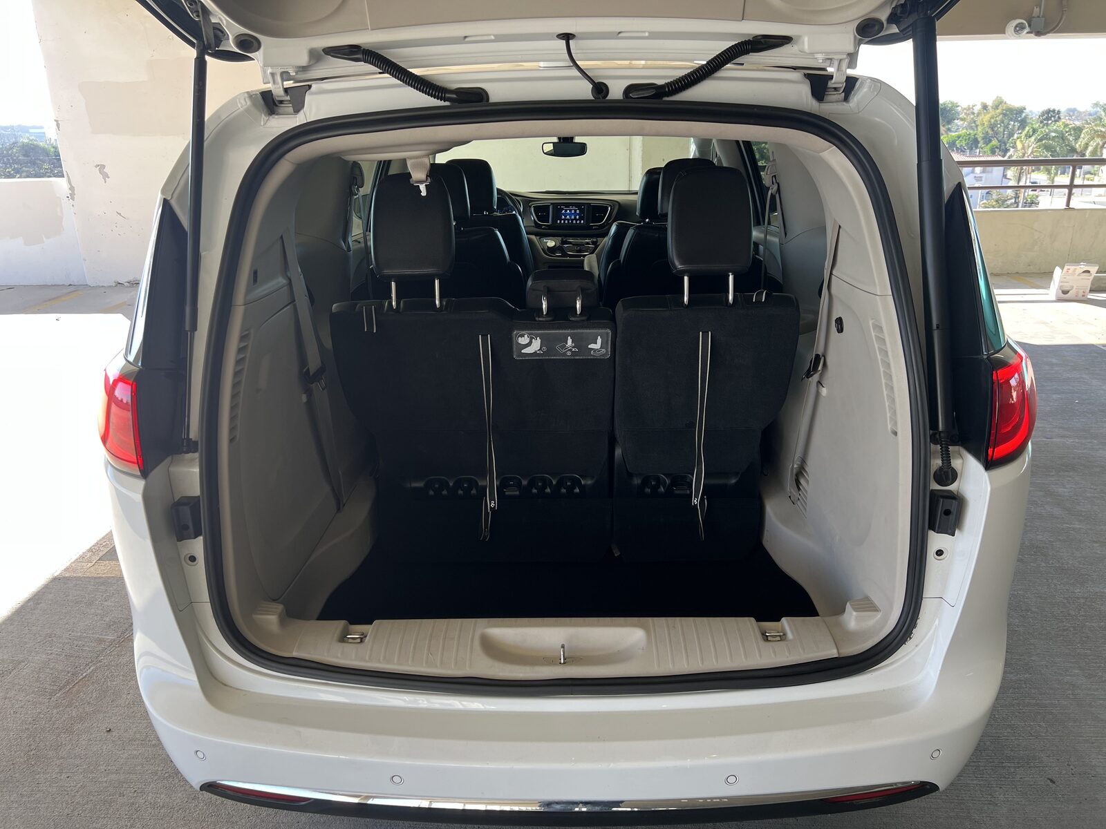2020 Chrysler Pacifica gallery photo 14