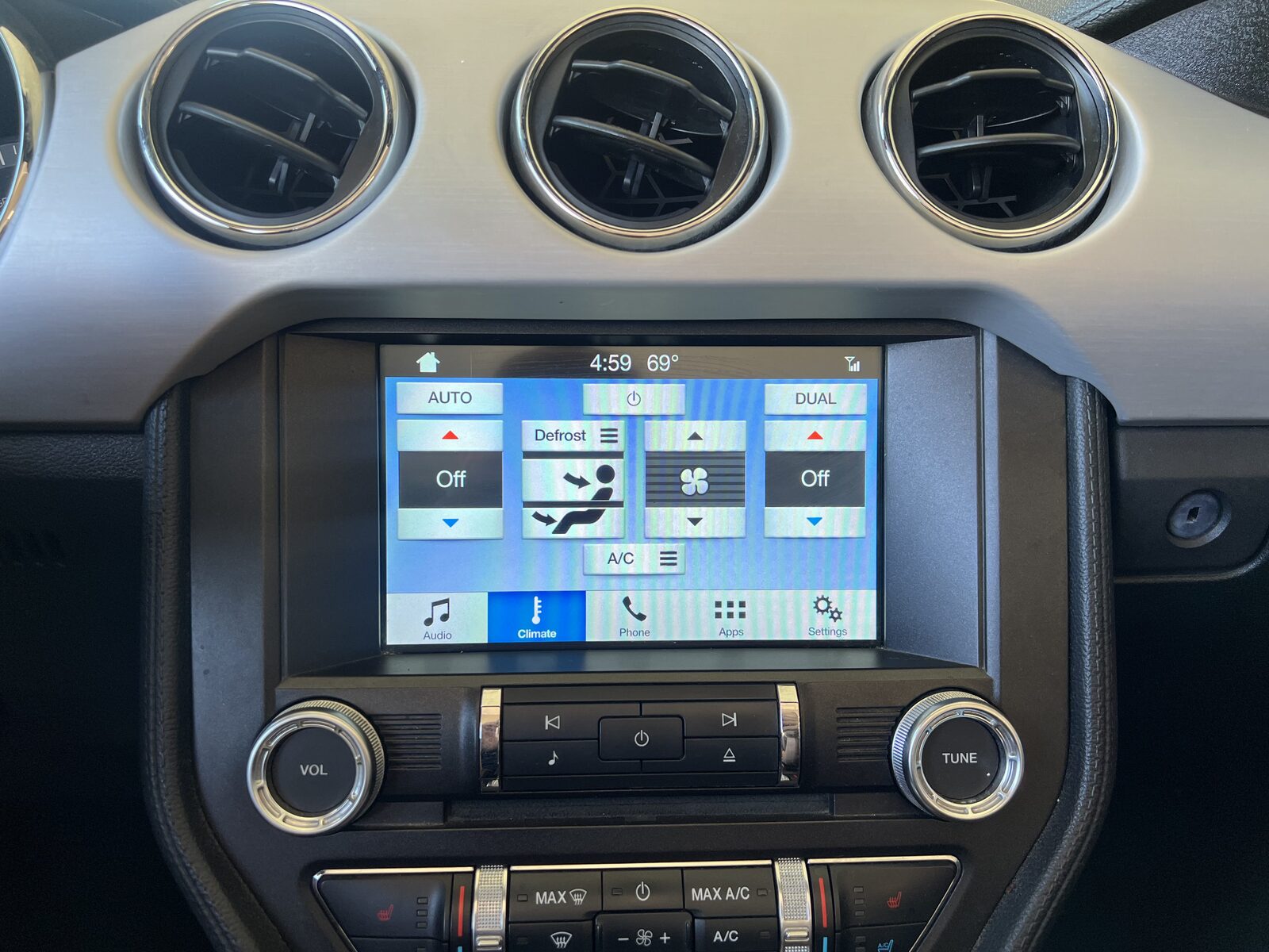 2017 Ford Mustang gallery photo 8