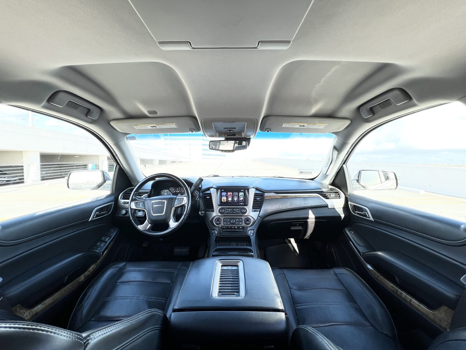 2017 GMC Yukon XL gallery photo 7