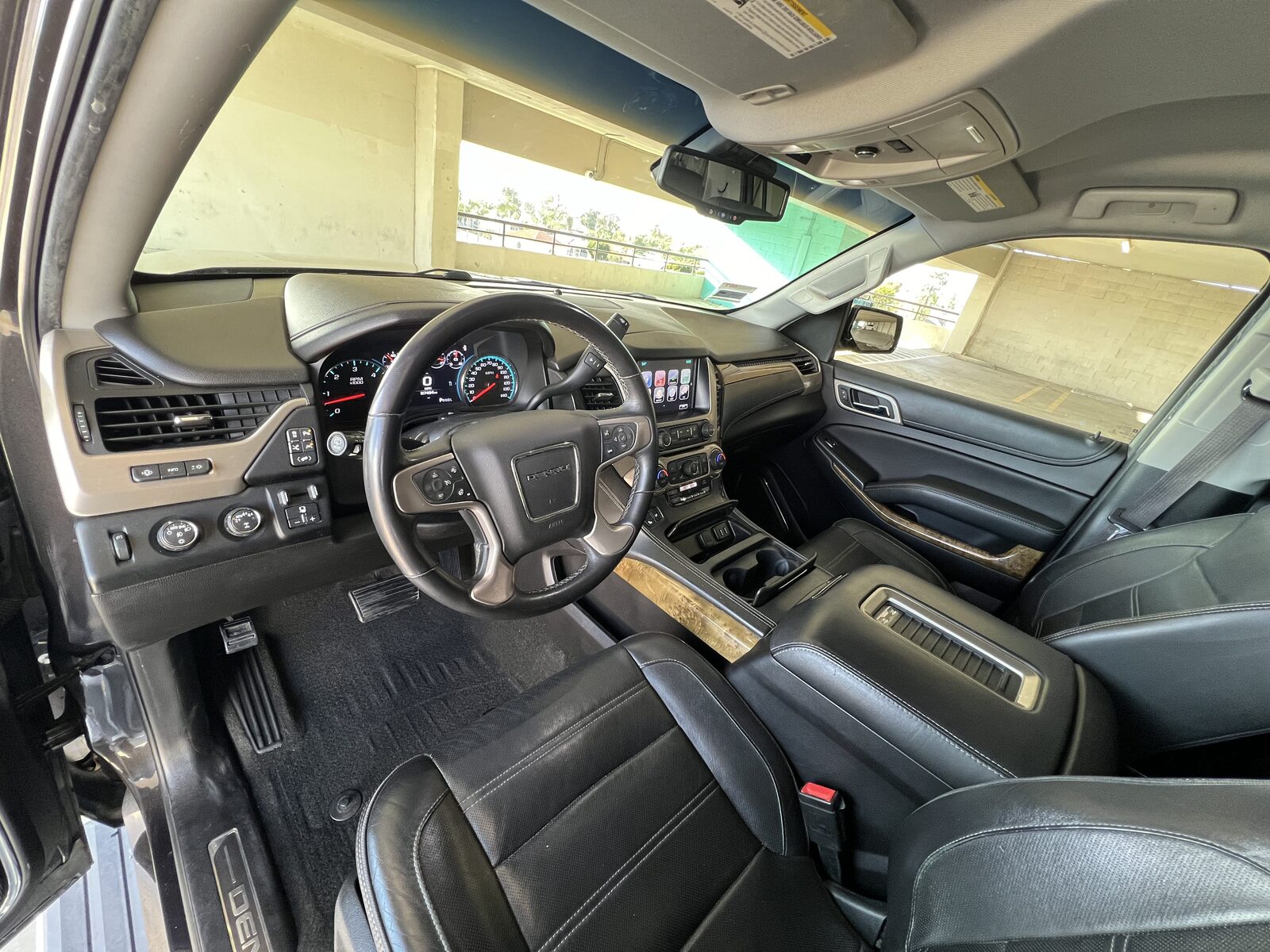 2017 GMC Yukon XL gallery photo 8