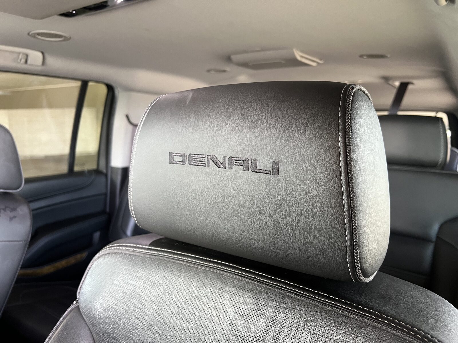 2017 GMC Yukon XL gallery photo 17