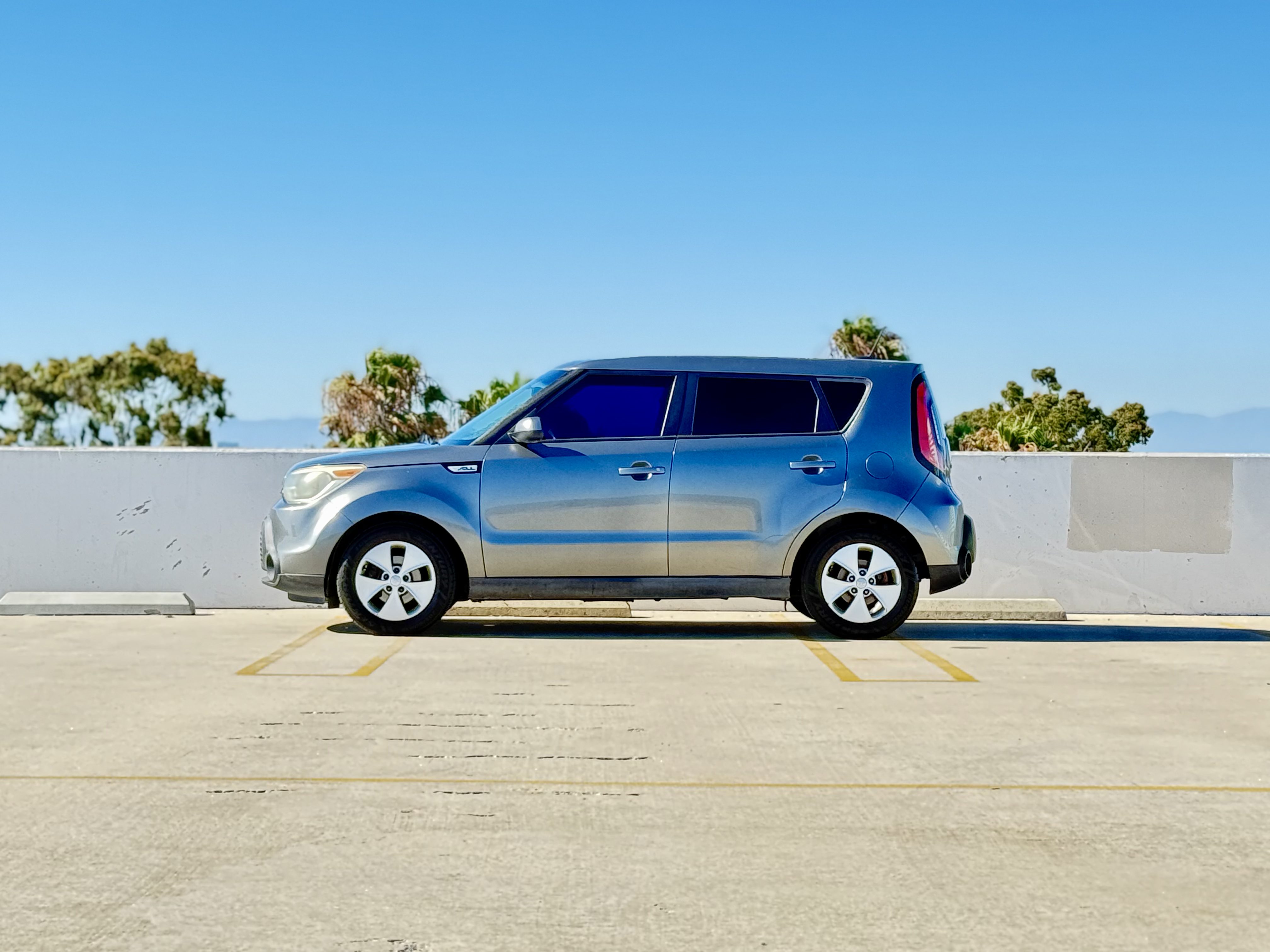 Compact Kia Soul photo 2