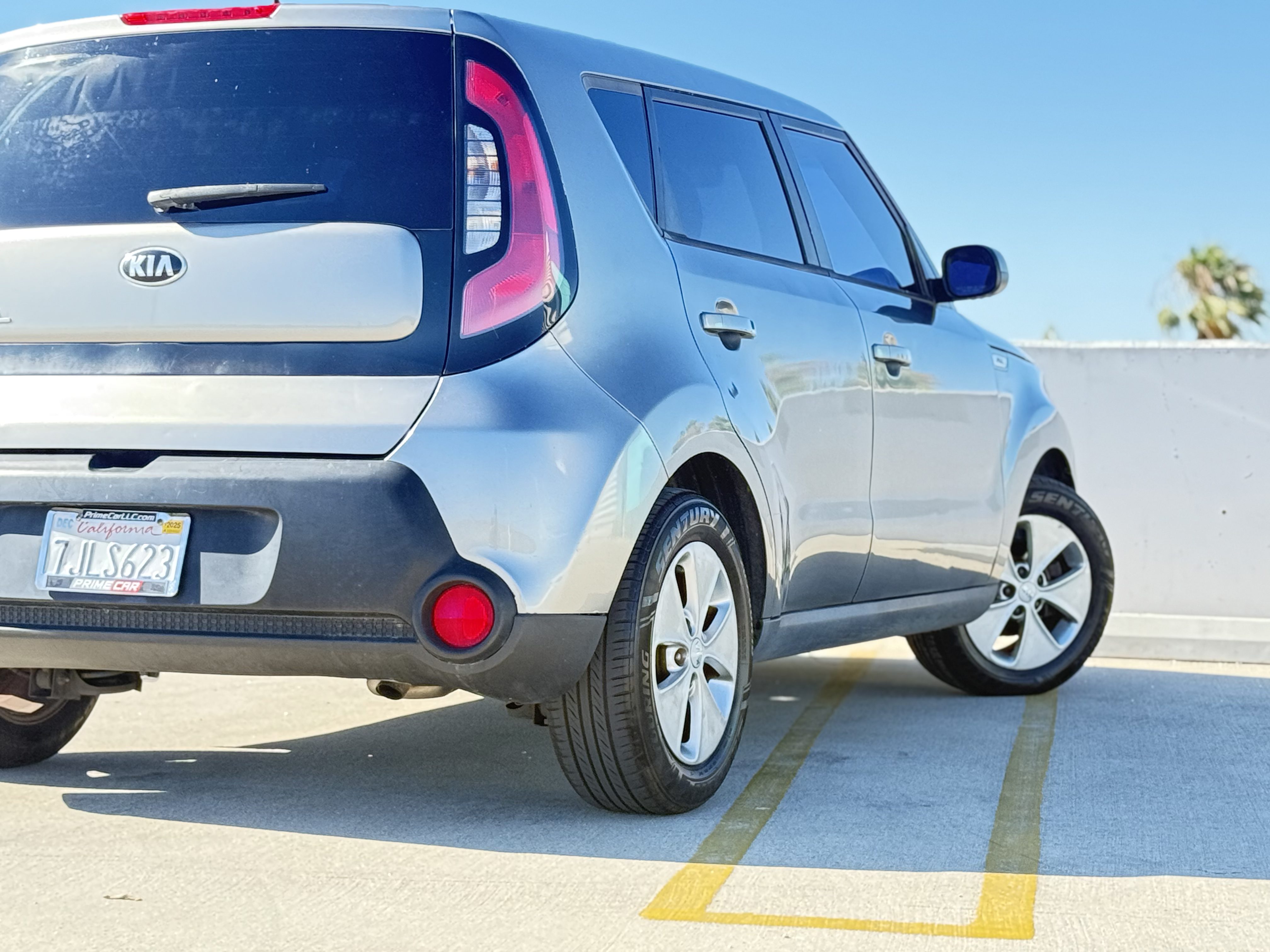 Compact Kia Soul photo 3