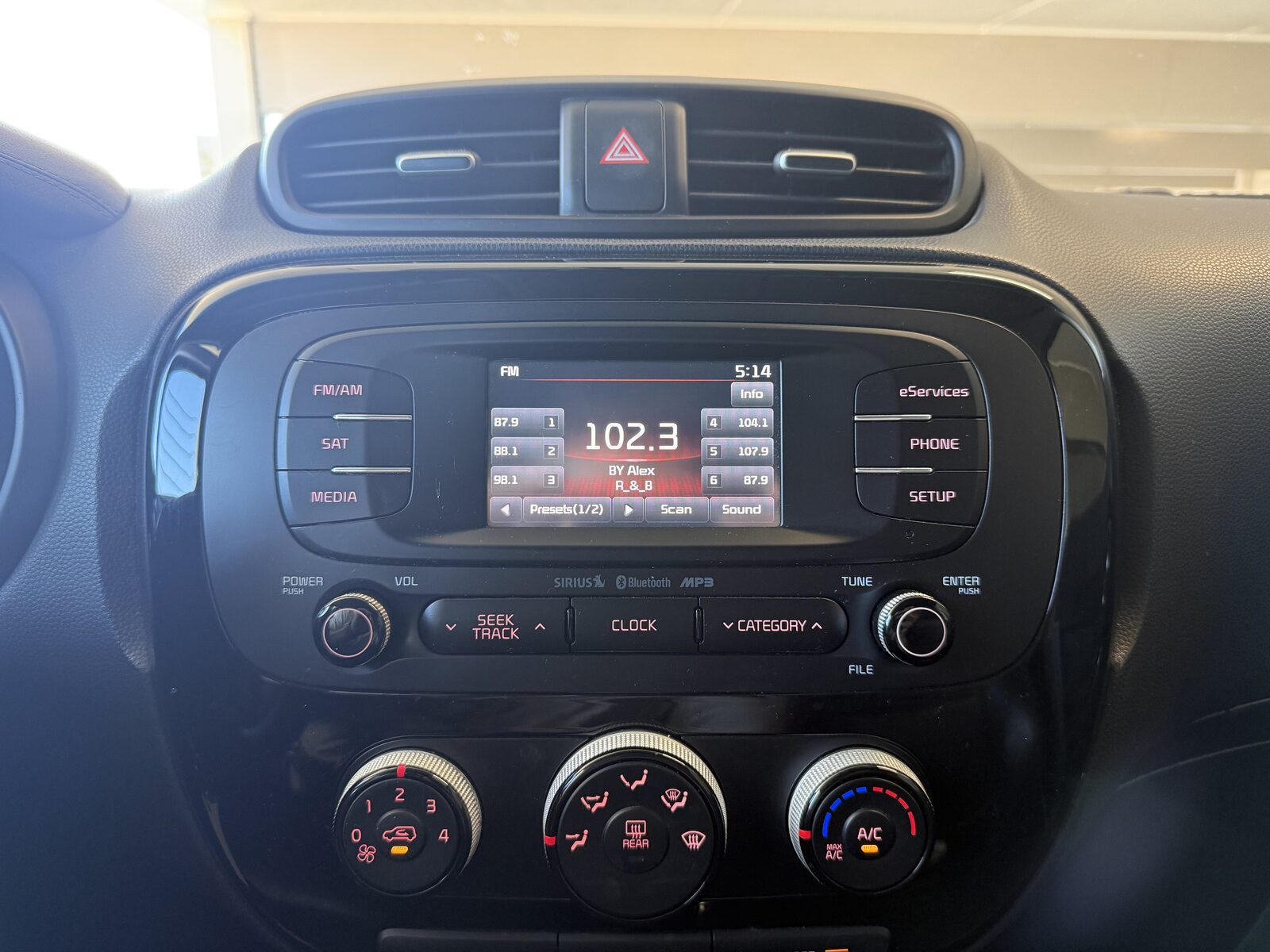 2016 Kia Soul gallery photo 16