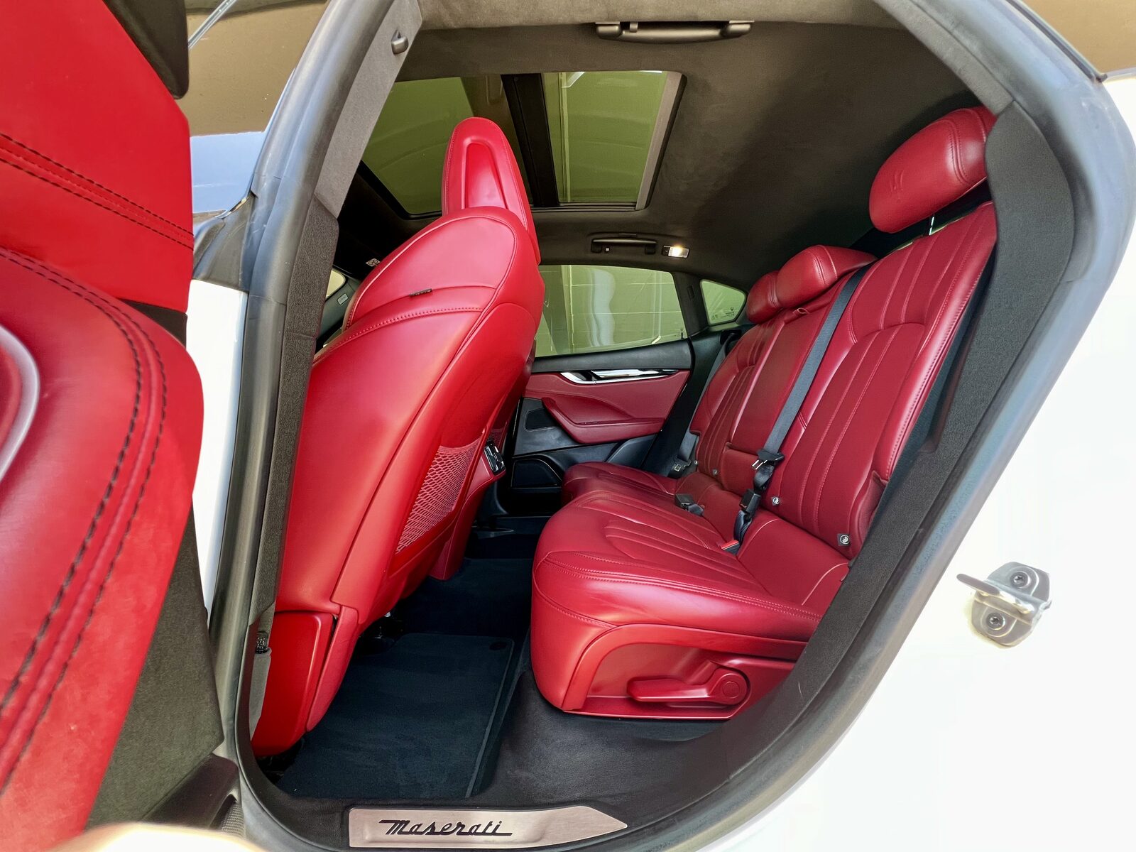 2017 Maserati Levante gallery photo 7