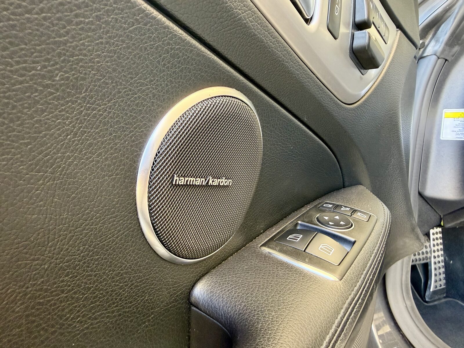 2014 Mercedes-Benz SLK-Class gallery photo 16