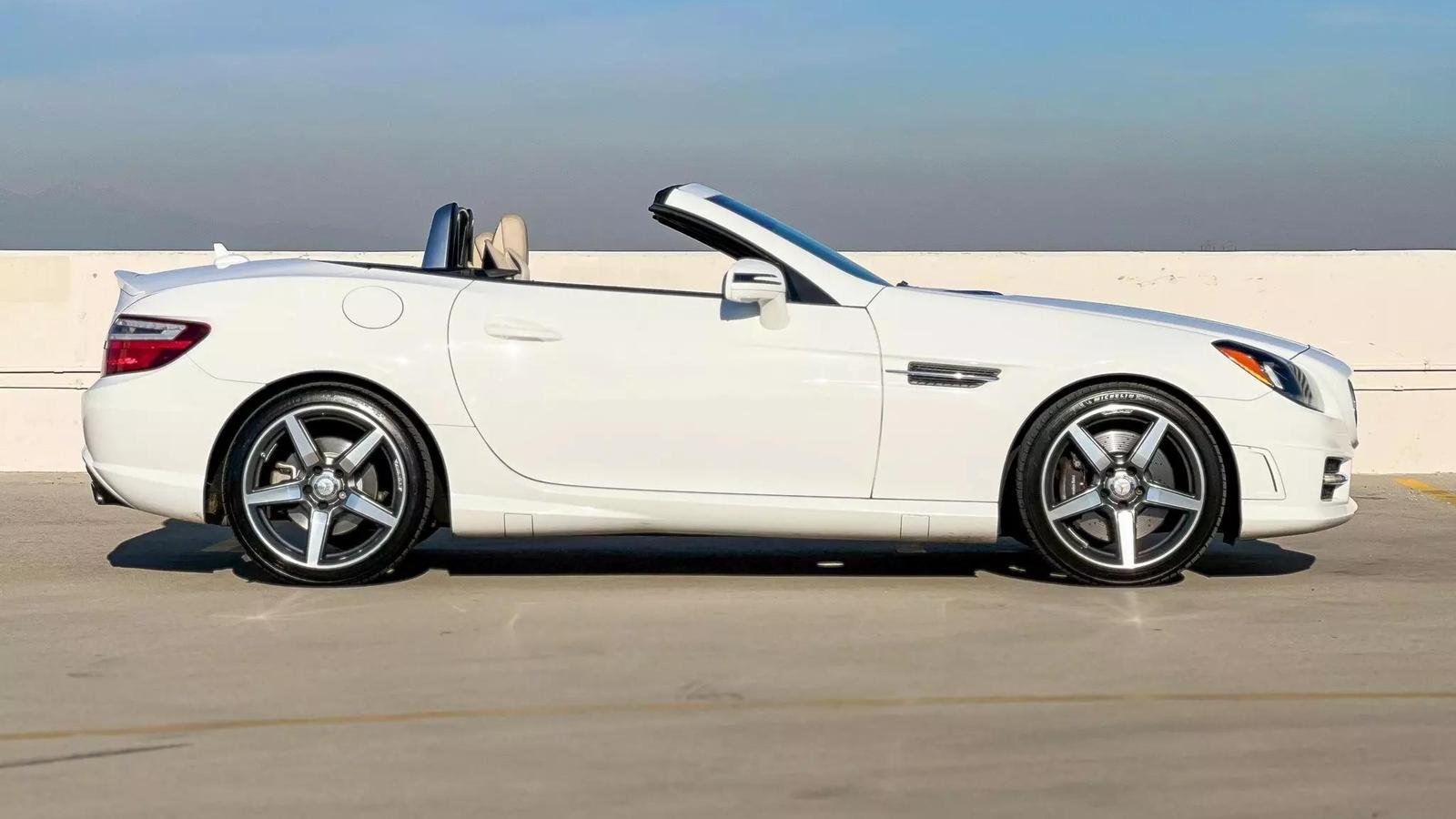 Luxury Mercedes-Benz SLK 250 Roadster photo 3