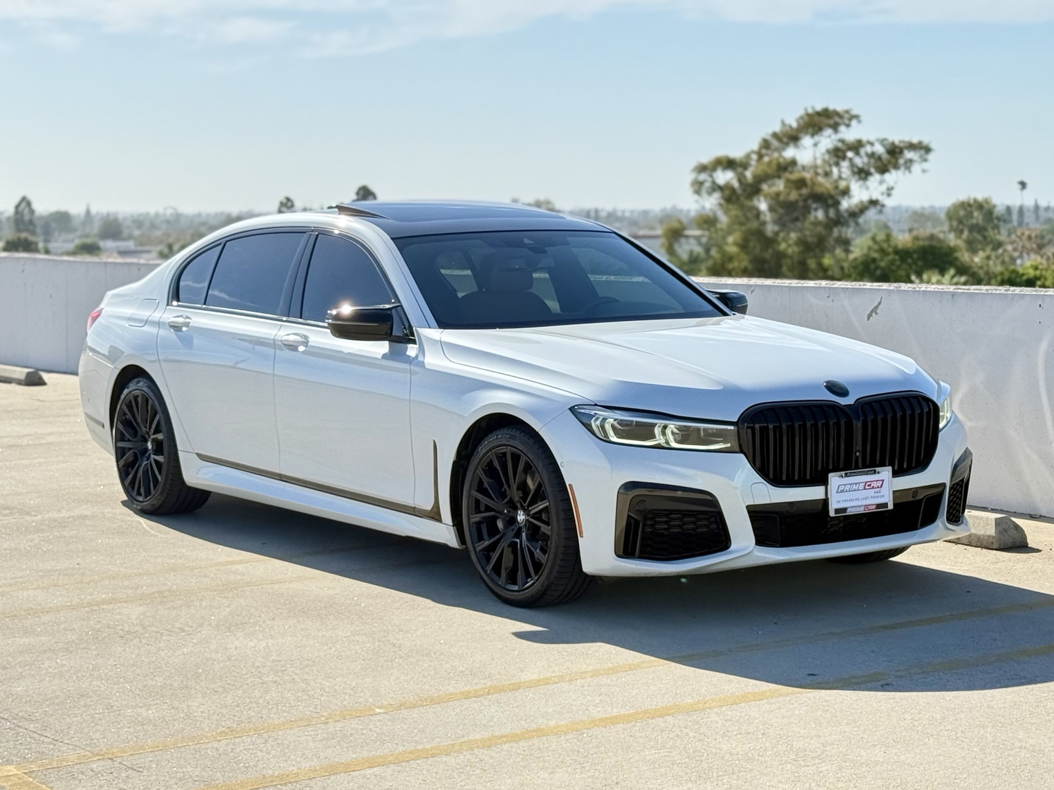 BMW 740i M Sport photo 4