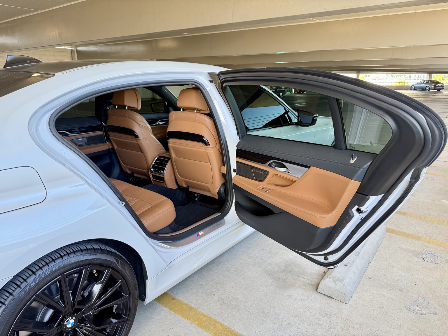 2020 BMW 7 Series gallery photo 18